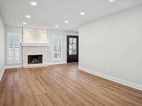 2nd image of 10820 Pagewood Dr #10820