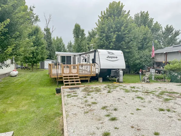 22/103 Woodhaven Dr E, Sublette, IL 61367