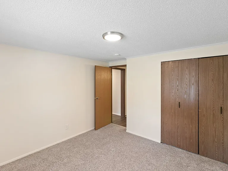 1373 Montgomery Ct — Photo 39