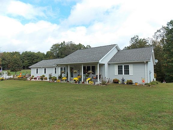 3rd image of 85 Country Woods Dr