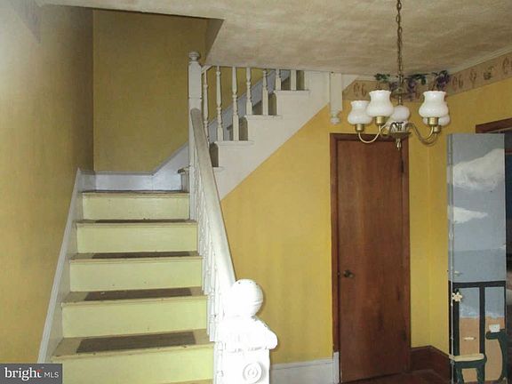 2nd image of 420 Railroad Ave