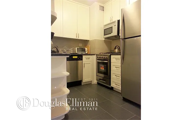 Sold by Douglas Elliman | media 16