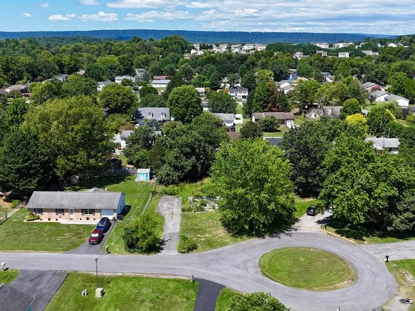 451 Morgan St, Inwood, WV 25428