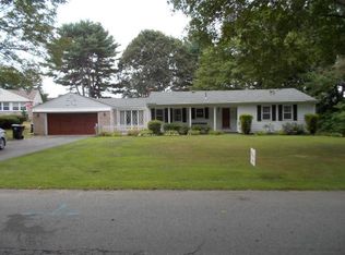 85 Commonwealth Ave, Warwick, RI 02886