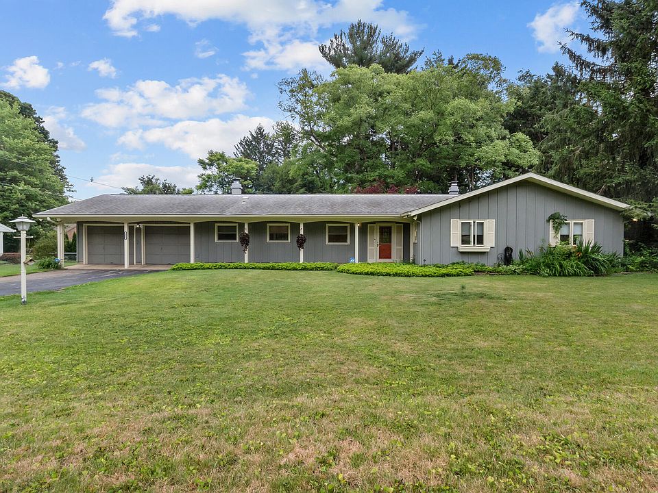 1st image of 1005 Sassafras Ln