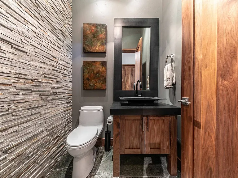 755 John McKinney — Photo 13