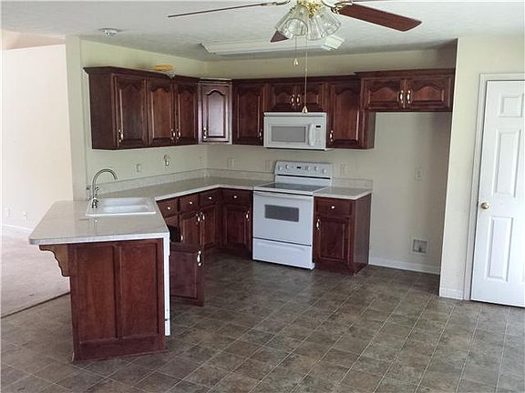 4th image of 1009 Adam Ct