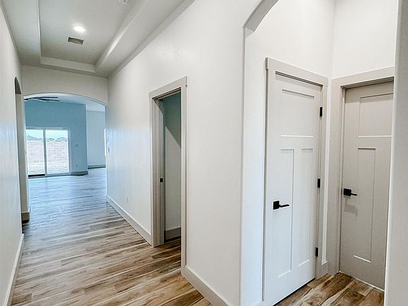 4th image of 1403 Colt Ave