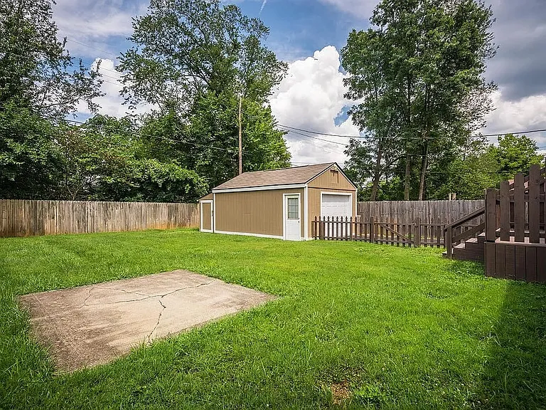 9809 Old Six Mile Ln — Photo 20