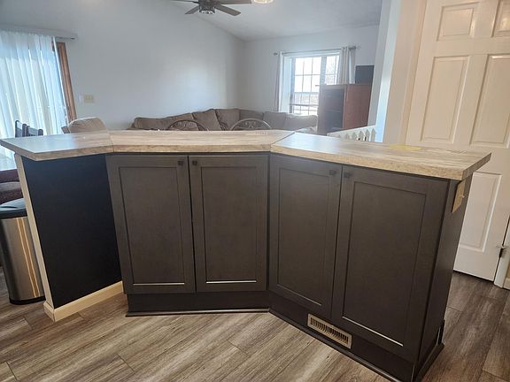 4th image of 7807 Port Cir
