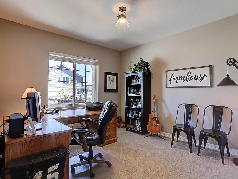 610 Grenville Cir — Photo 12