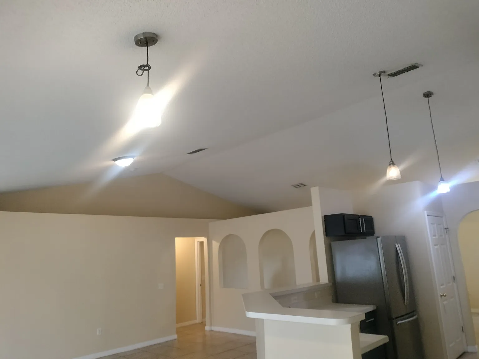 4 bed, 1768 sqft, $2,200 — Photo 3