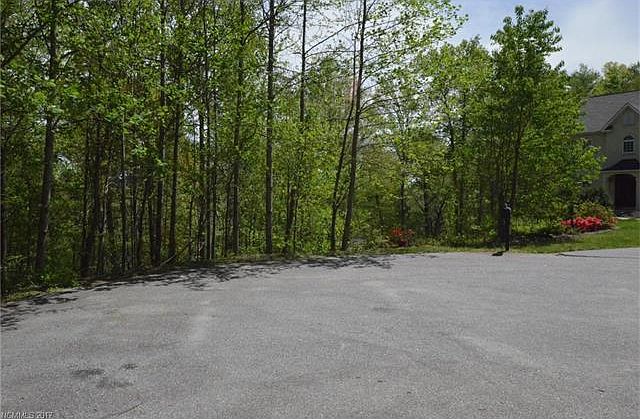 2nd image of 207 Bragg Ct