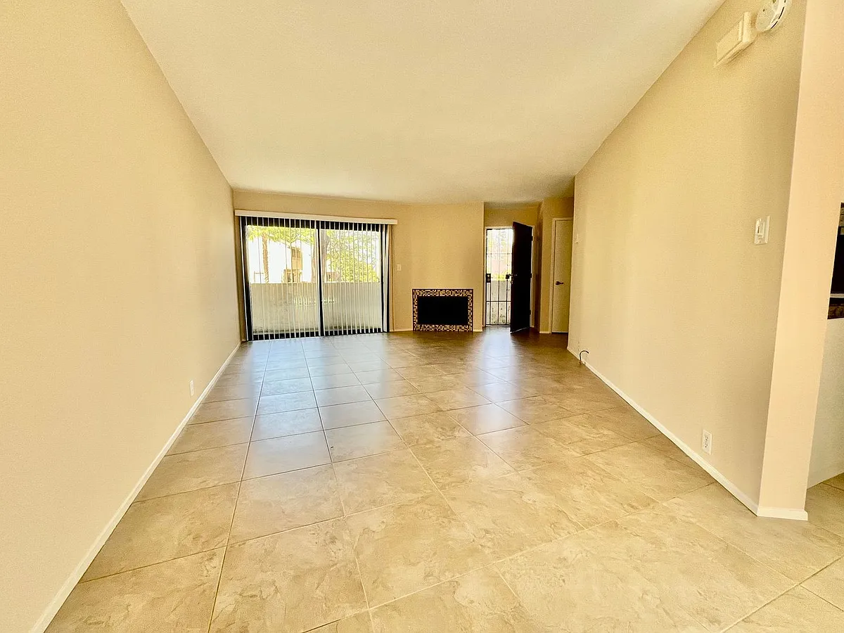 Building Photo - 8457 Via Mallorca #39