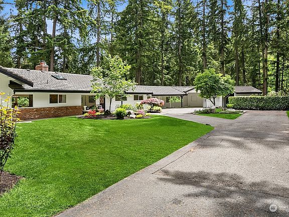 2nd image of 3832 132nd Avenue NE