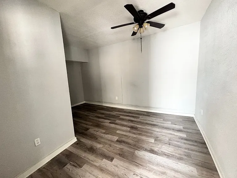 704 Cordova Dr #1 — Photo 13