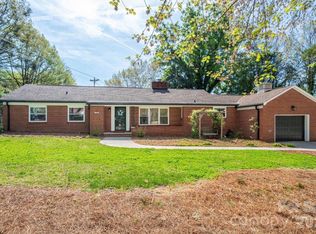 1105 Hillcrest Dr, Cherryville, NC 28021