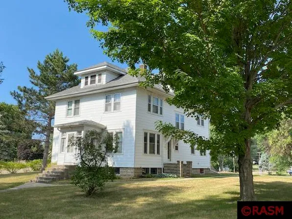 213 S 6th St, Henderson, MN 56044