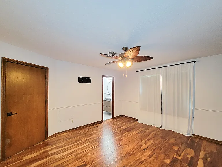 10282 Valley Dr S — Photo 22