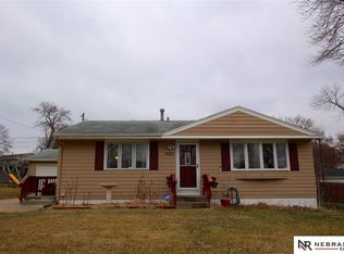 9320 Redman Cir, Omaha, NE 68134