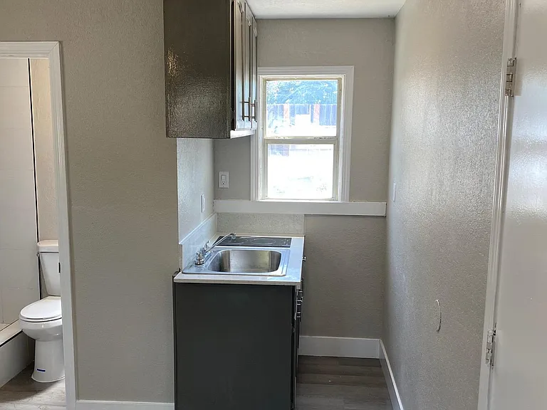 1165 Huff St #C — Photo 8