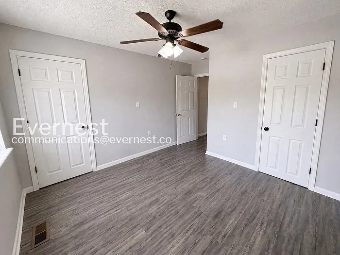 1800 Labette Manor Dr #7 — Photo 13