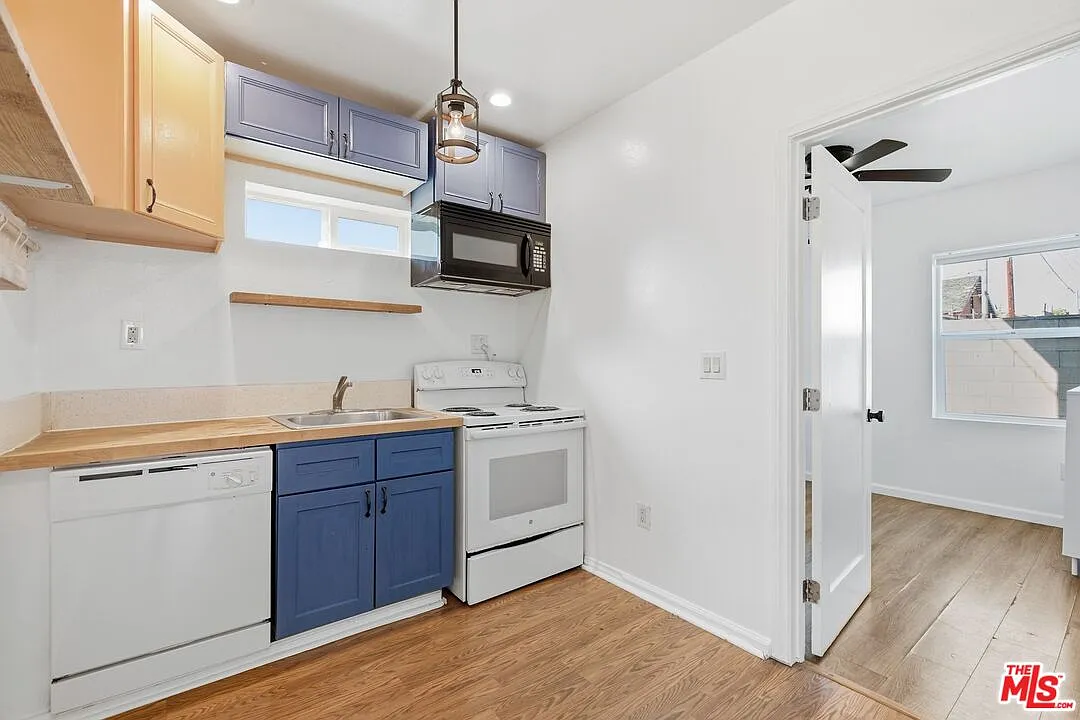 2 bed, 2.0 bath, 1000 sqft, $2,950 — Photo 4
