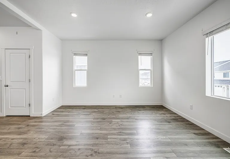 1063 E Waterway Ln #1 — Photo 3