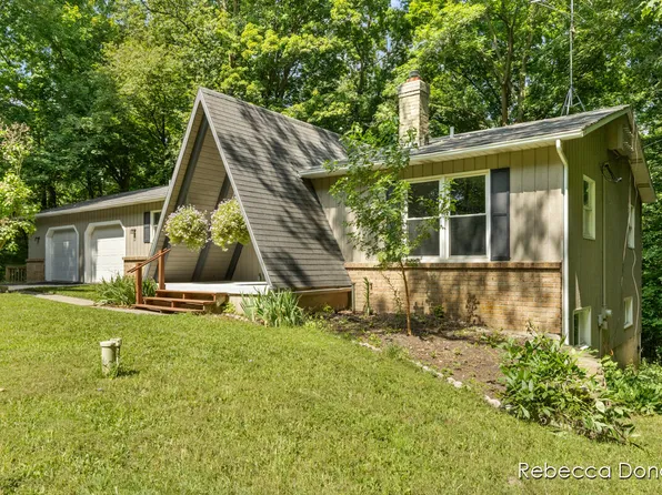 1943 Jackson St, Hudsonville, MI 49426