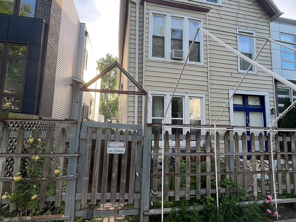 1st image of 1638 N Richmond St Unit 1R