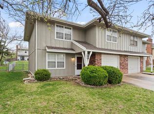 1604 E Drury Ln, Olathe, KS 66062