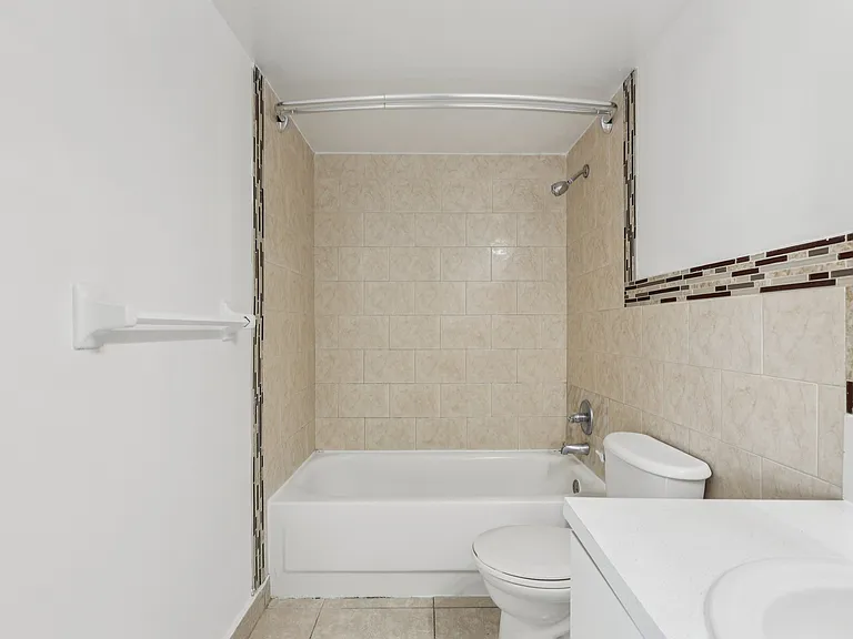 2 Bed 2 Bath Unit