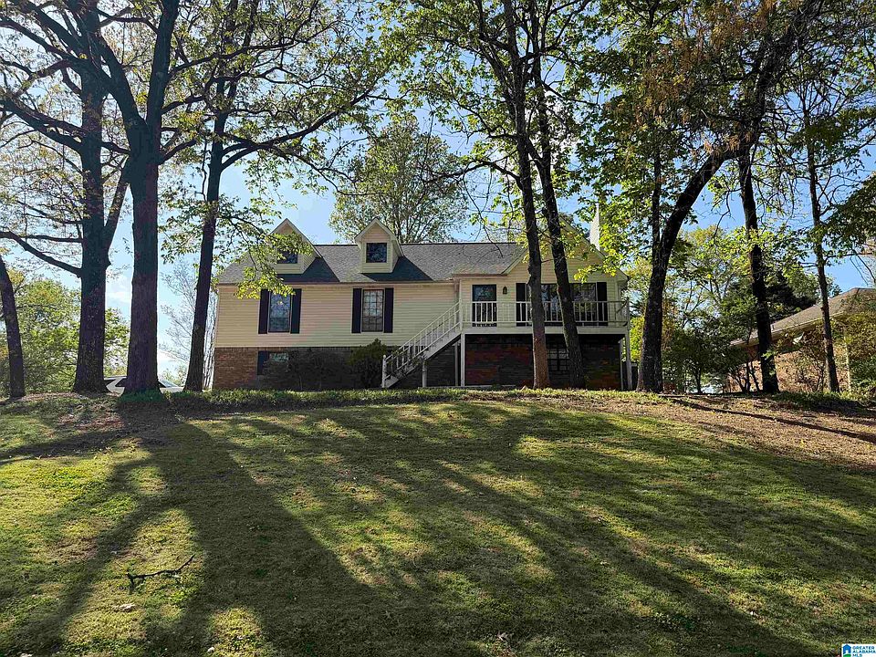 1st image of 301 Tradewinds Cir