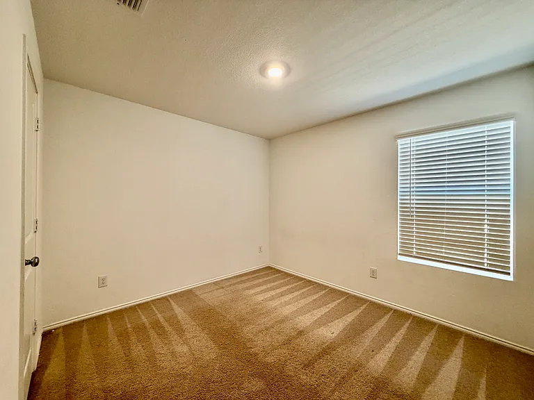 1008 Mountain Laurel Rd — Photo 6