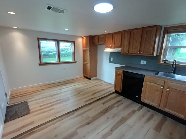2044 Garrick Ave — Photo 19