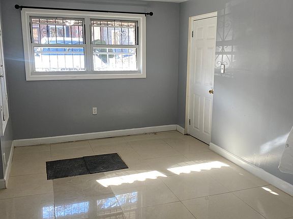 5th image of 1513 Waring Ave #1