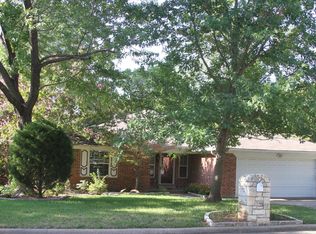 1001 Mockingbird Dr, Grapevine, TX 76051