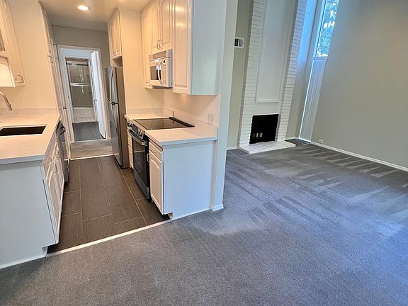 4th image of 2294 Woodside Ln Unit 15