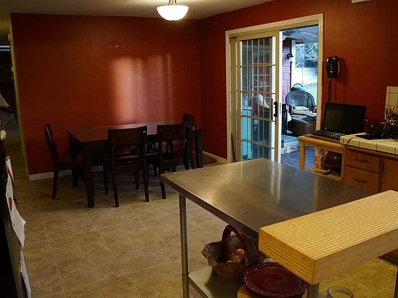 breakfast nook