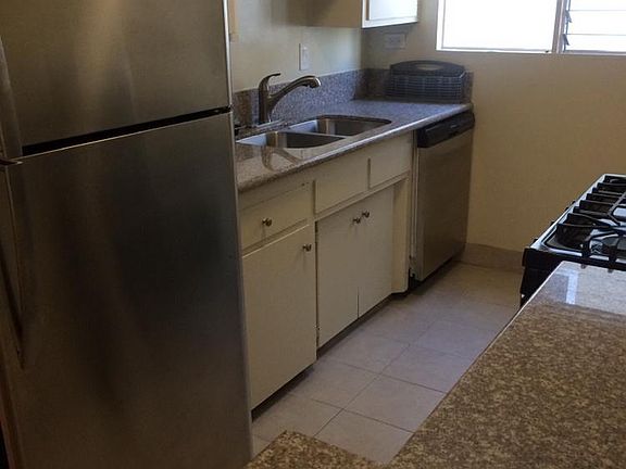 4th image of 943 18th St APT E
