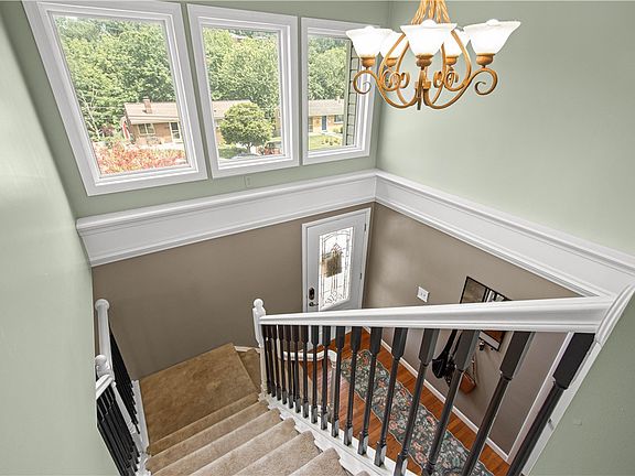 4th image of 439 Woodrift Ln