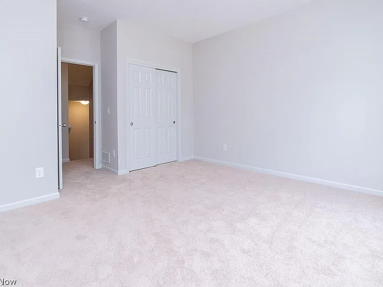 314 Halstead Ln — Photo 11