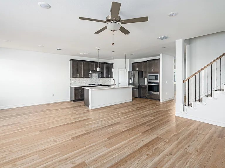 1421 Elijah Dr — Photo 3