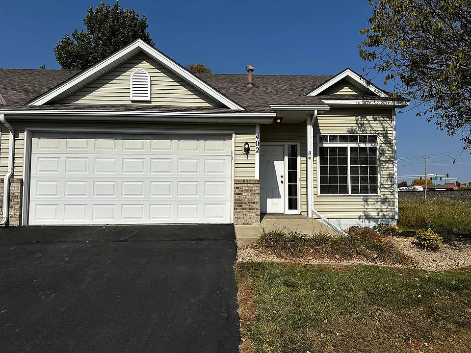 402 Creekside Dr