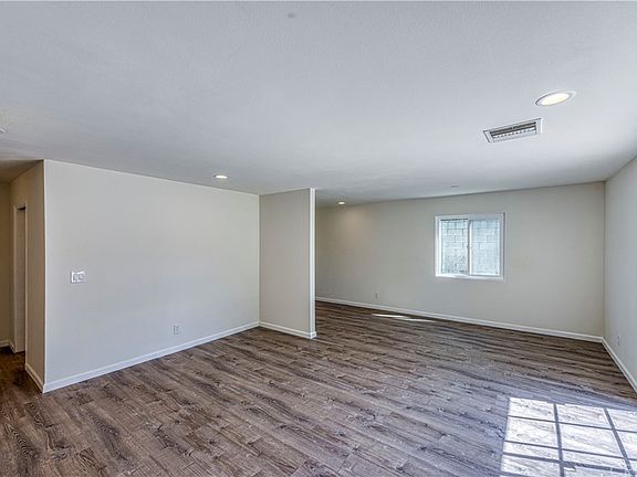 4th image of 17902 Stillmore St