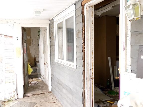 5th image of 18 Grand St