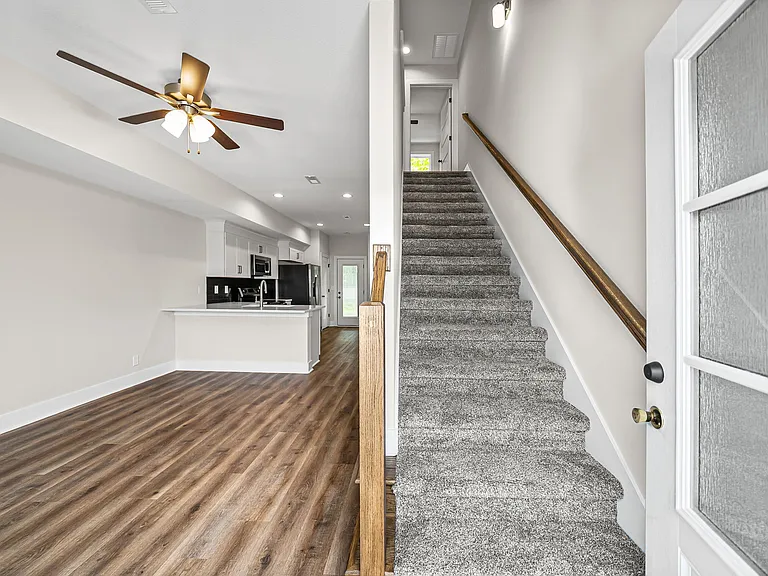 1035 Sinclair Dr #3B — Photo 3