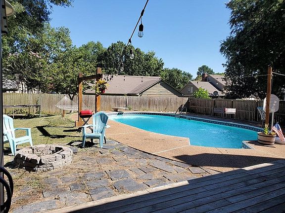 3rd image of 8636 Pepper Bush Ln