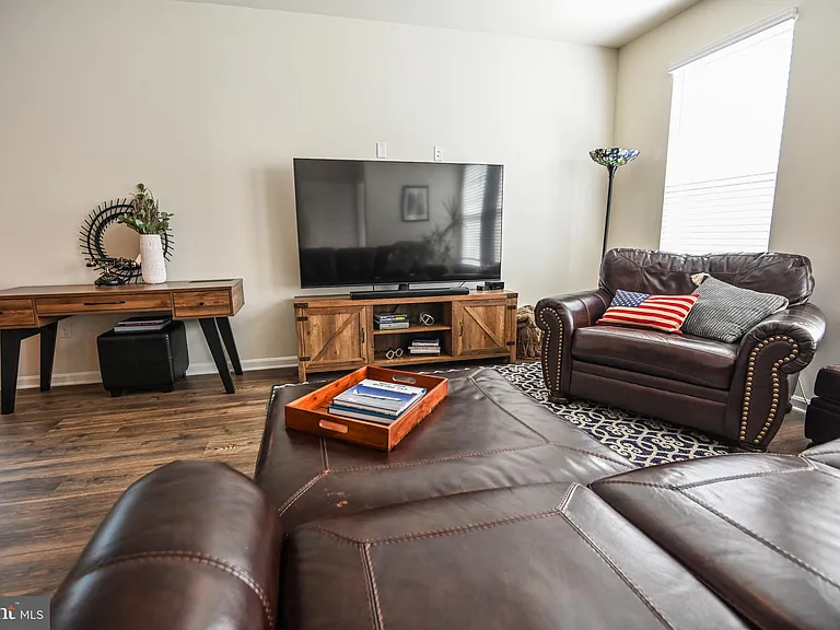 2047 Hinshaw Dr — Photo 15