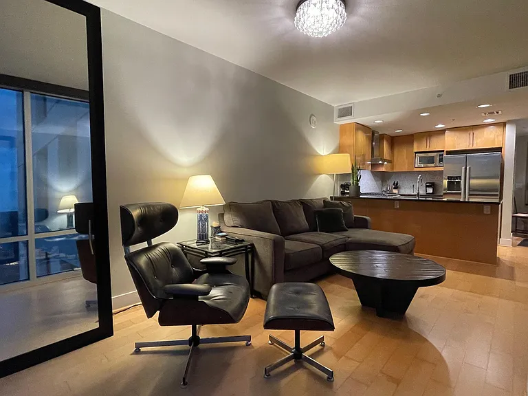 300 Bowie St #3204 — Photo 11